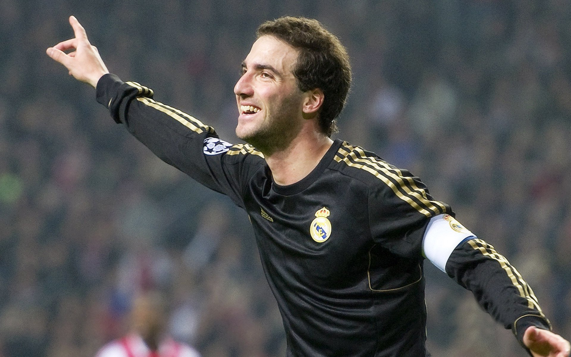 开云·体育官网-五大联赛球队重启客场之旅策略与教练部署关联，5大联赛球队